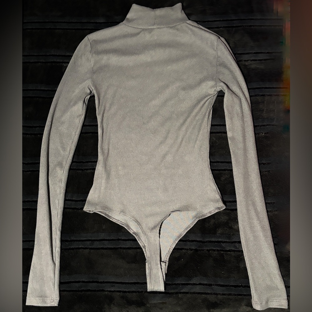 Kohls XS gray turtleneck bodysuit